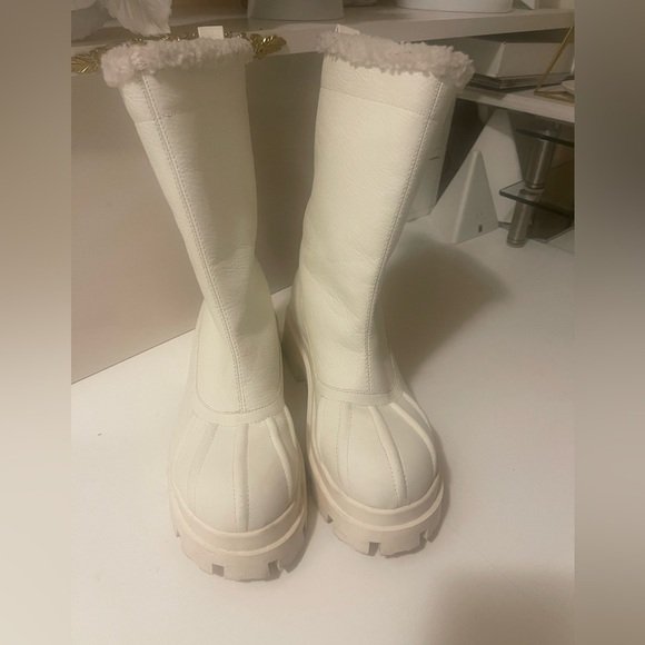 Asos gorgeous non-slip cozy boots in great conditions - Picture 3 of 9